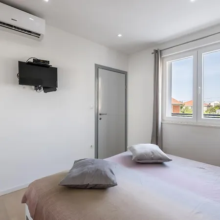 Perkov Private Pool Kaštela