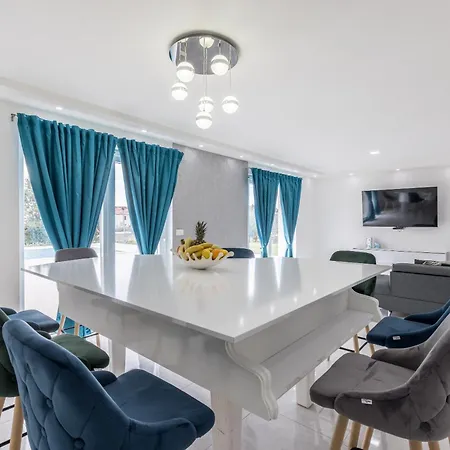 Perkov Private Pool *