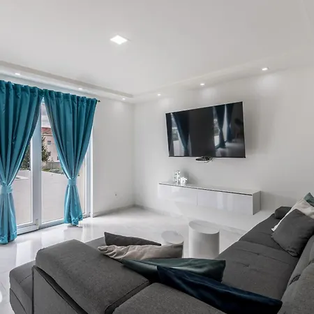 Perkov Private Pool Villa