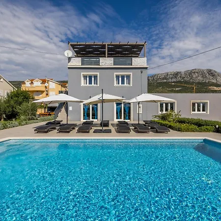 Perkov Private Pool * Kastela