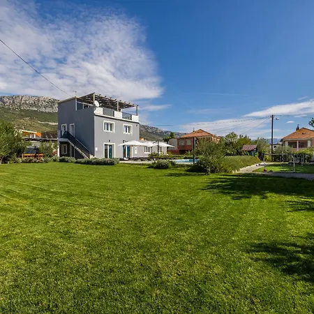 Perkov Private Pool Kaštela