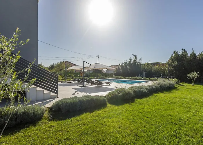 Perkov Private Pool Villa Kaštela