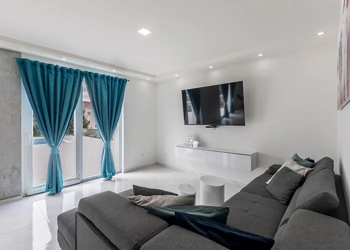 Perkov Private Pool Villa