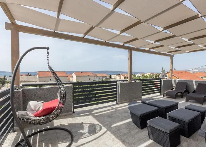 Perkov Private Pool Villa Kaštela