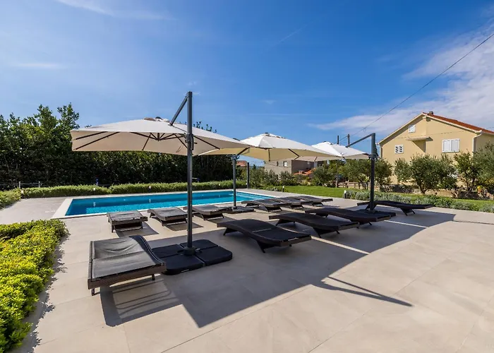 Perkov Private Pool