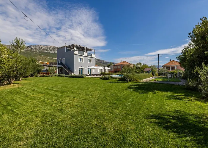 Perkov Private Pool Kaštela